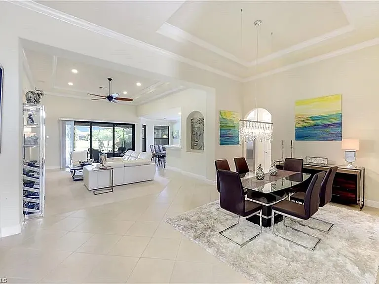 9909 Casabella Way — Photo 9
