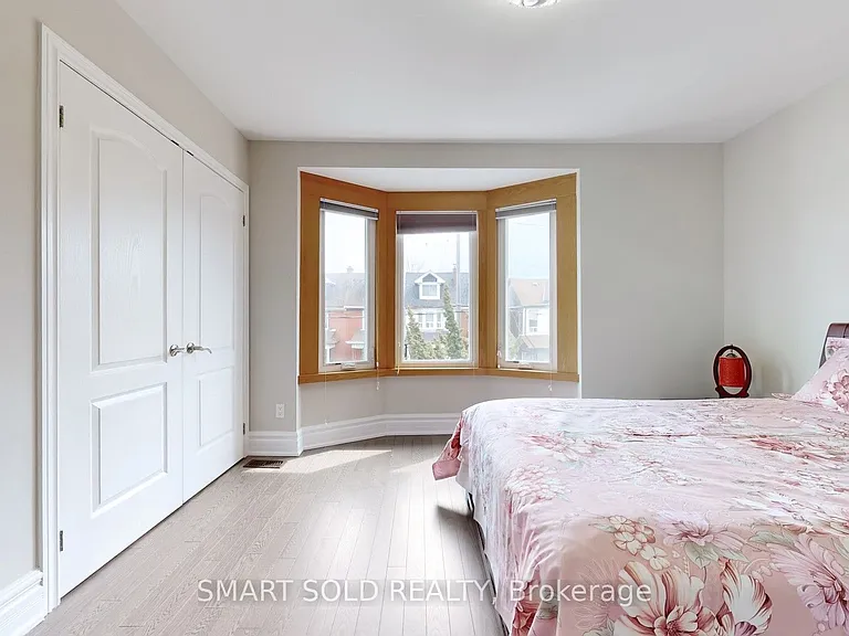 1040 Ossington Ave #MAIN FLR 2ND FLR — Photo 18
