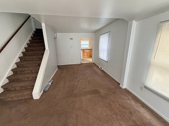 3rd image of 3852 Oak Knoll Rd