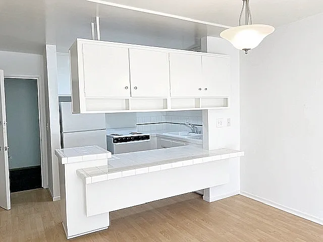 435 S Mariposa Ave — Photo 22