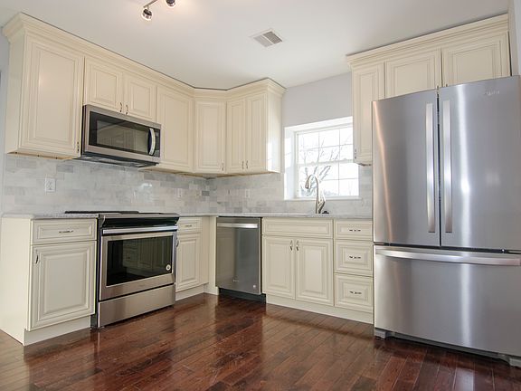 2nd image of 2533 Buffalo Ave