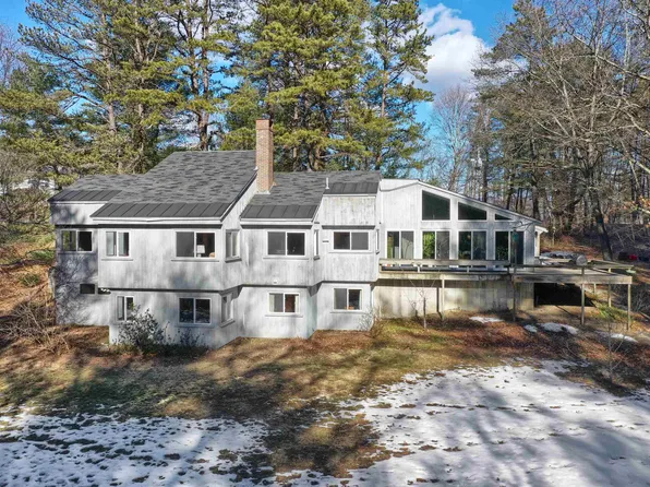 84 Bunker Hill Avenue, Stratham, NH 03885