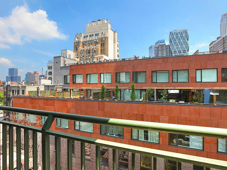 325 W 51st St #4C — Photo 5
