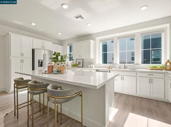 850 Heaven Ct, Hayward, CA 94544