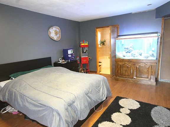 4th image of 68 Caswell Ln