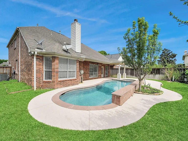 1611 Barton Creek Trl — Photo 44
