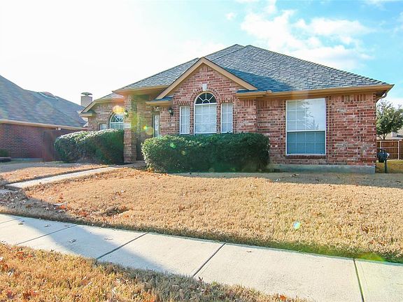 2nd image of 1144 Valley Oaks Dr
