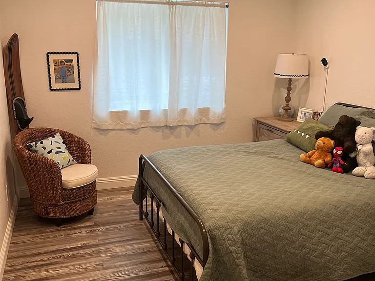 2484 Starling Dr — Photo 3