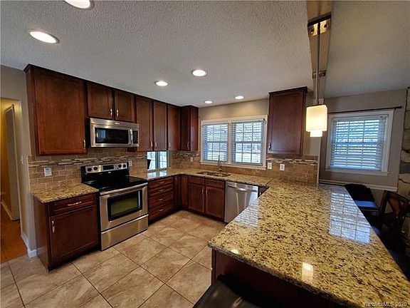 5th image of 260 Quail Dr
