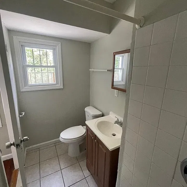 268 Ellis Ave #3L