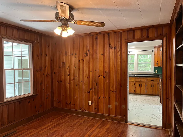 Sparrow Springs Rd — Photo 27