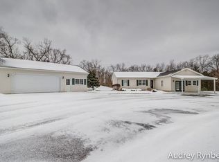 7502 E 88th St, Howard City, MI 49329