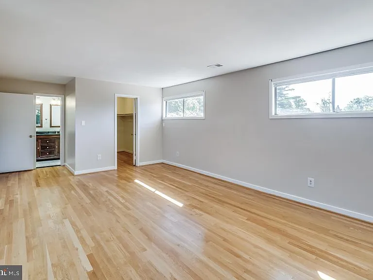 7220 Vistas Ln — Photo 17