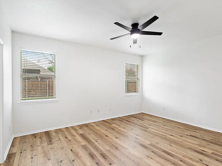 2405 Itasca Dr — Photo 19