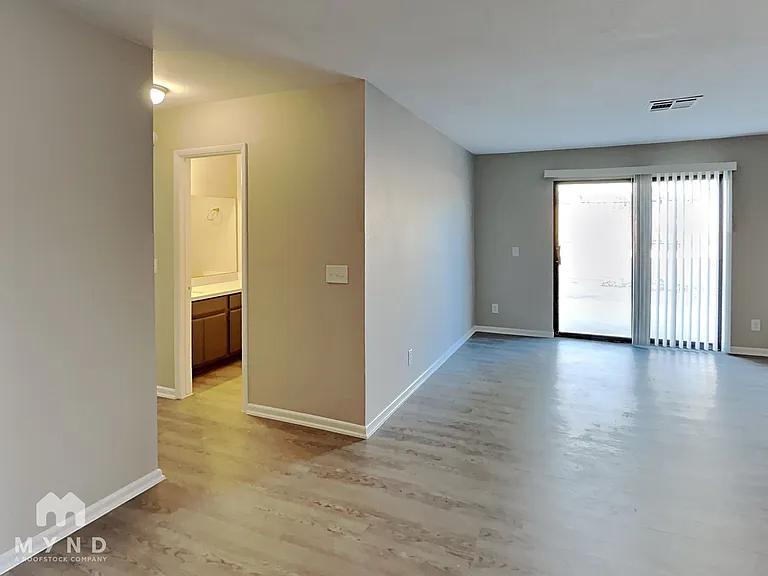 261 Queen Marie Ct — Photo 17