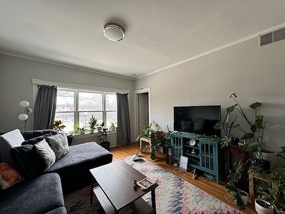 3rd image of 4526 N Lincoln Ave #2