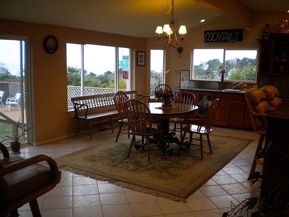 3rd image of 3537 SE Dune Ave