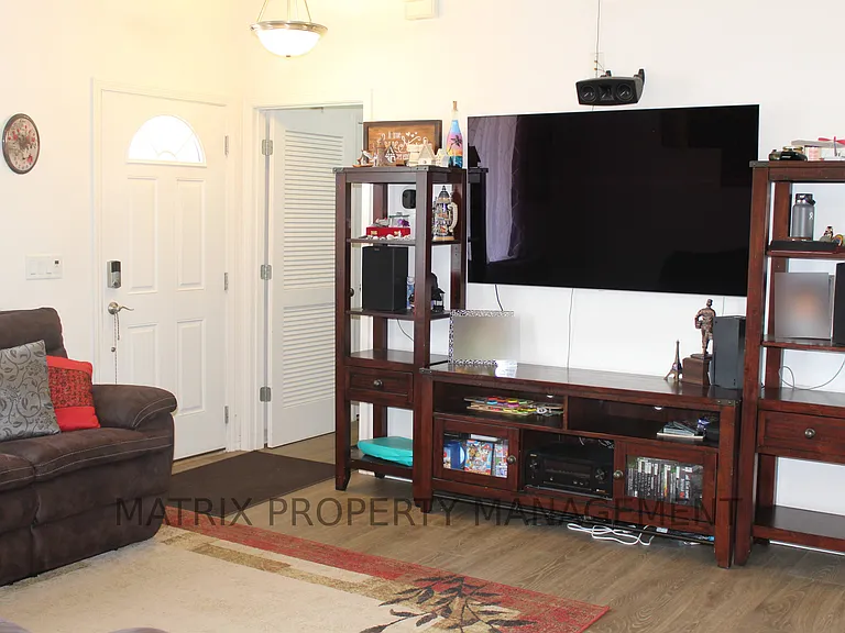1258 N Ewell Ct — Photo 5