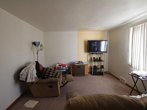 4th image of 11 Richland Ave