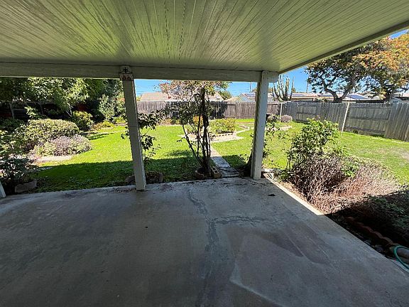 5th image of 6760 Thornwood St