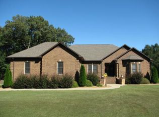 1640 Oak Grove Rd, Savannah, TN 38372