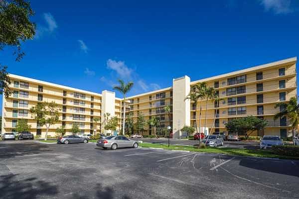 Home For Sale In Boca Bayou