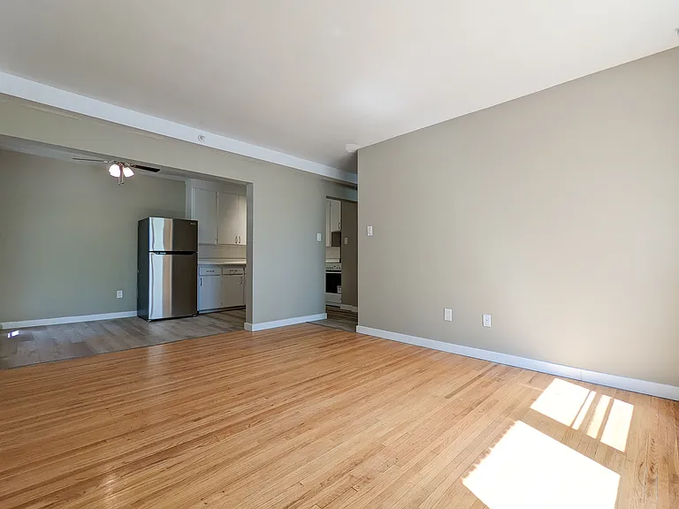 9745 106th St NW — Photo 9