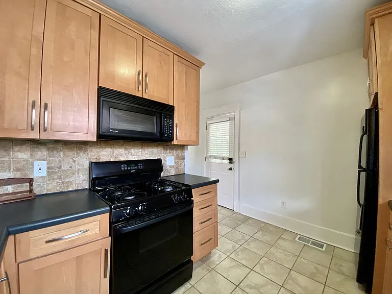 4200 Marburg Ave — Photo 6