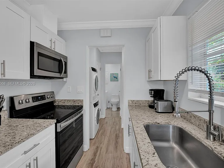 1716 SW 11th Ct #3 — Photo 4