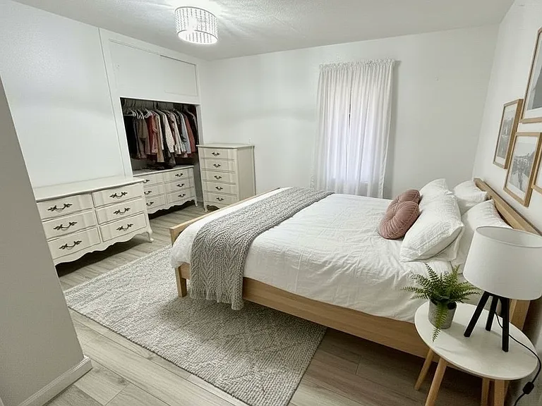 251 Tremont Pl W — Photo 5