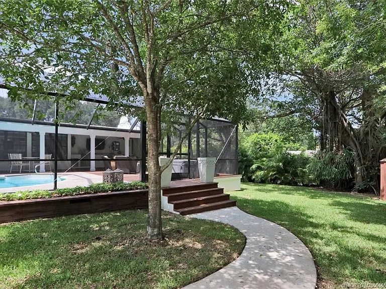 21 Emarita Way — Photo 34