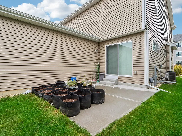 1835 Summerfield Way — Photo 39
