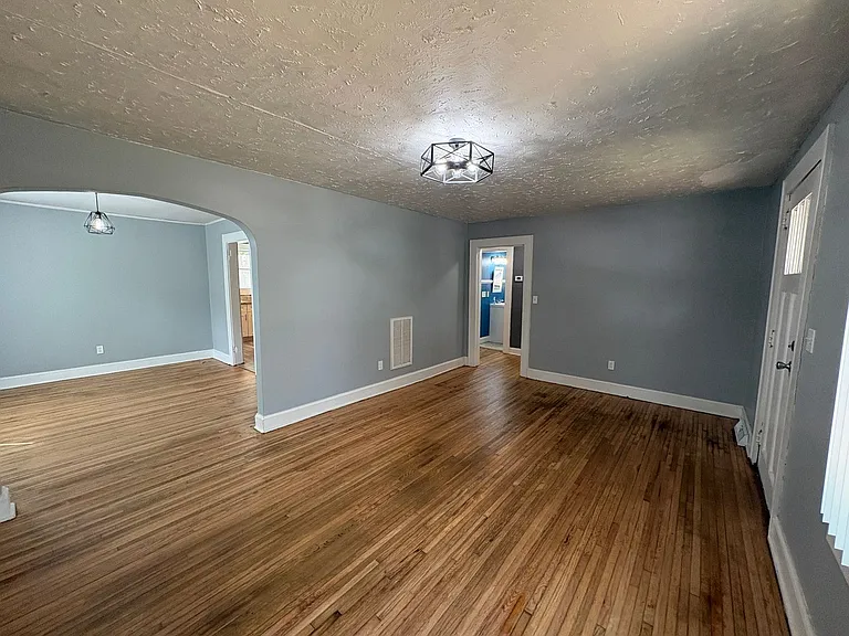 10 Charlotte St — Photo 4