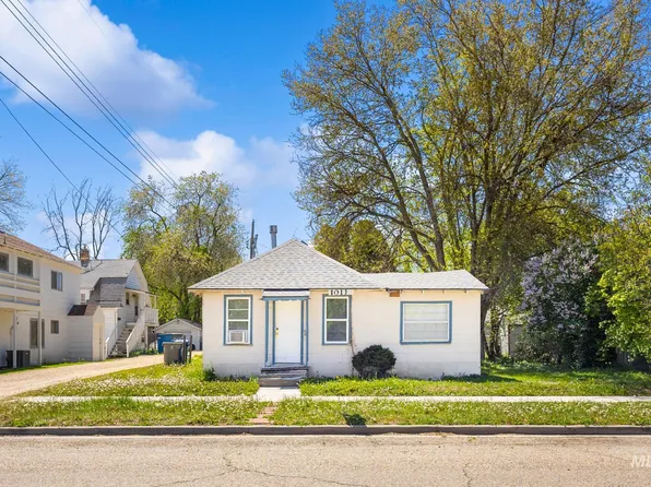 1011 9th St S, Nampa, ID 83651