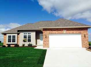 371 Brandon Pl, Sycamore, IL 60178