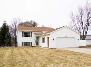 7115 12th Ave, Jenison, MI 49428