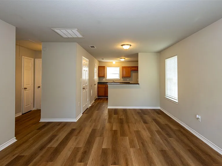 4120 Brandon St — Photo 4