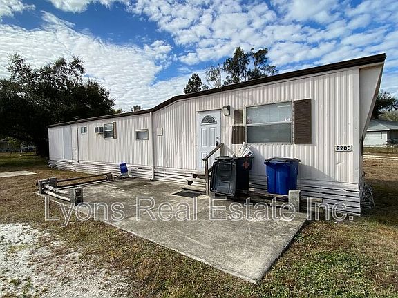 2nd image of 2203 Cantor Ln