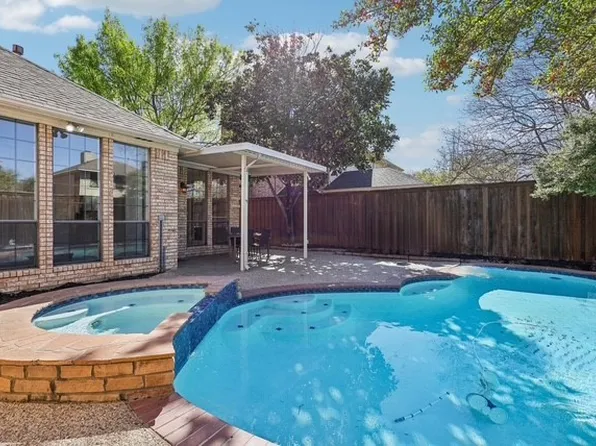 8709 Bayshore Ln, Rowlett, TX 75088