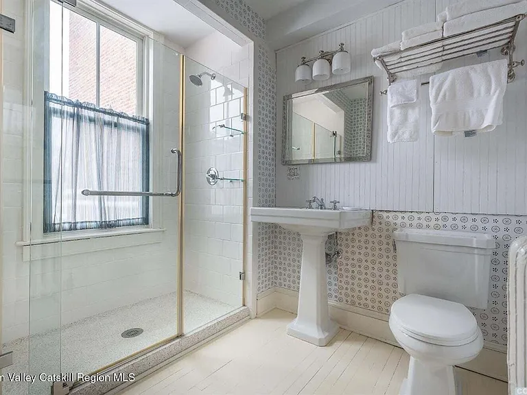 613 Warren St #2 — Photo 8