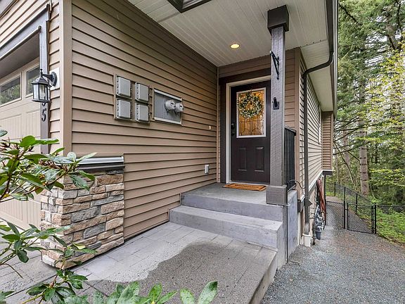 3rd image of 46791 Hudson Rd #35