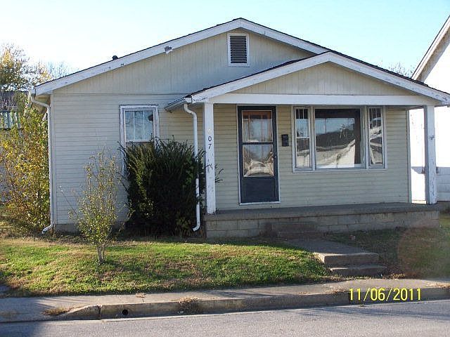 1st image of 607 Buckner St