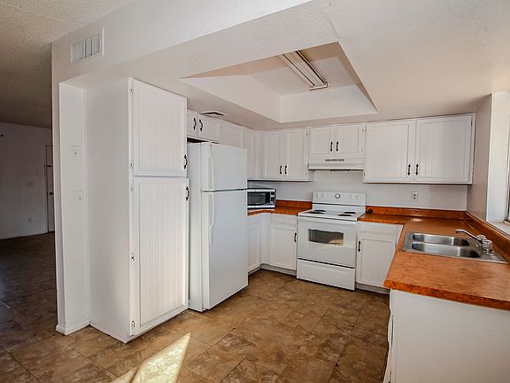 4th image of 513 E Gabrilla Dr