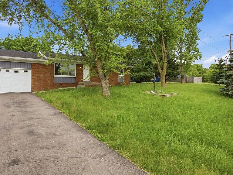 2895 Spring Hill Dr — Photo 24