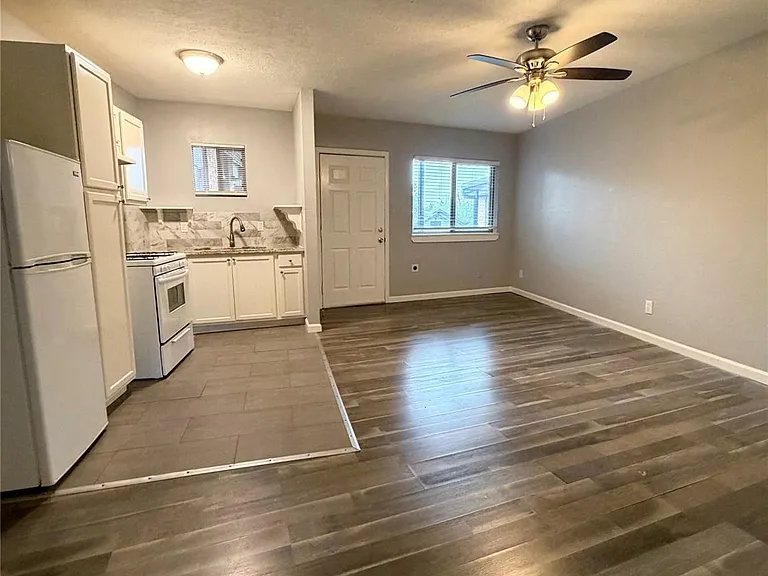 4811 Oakland St #12 — Photo 4