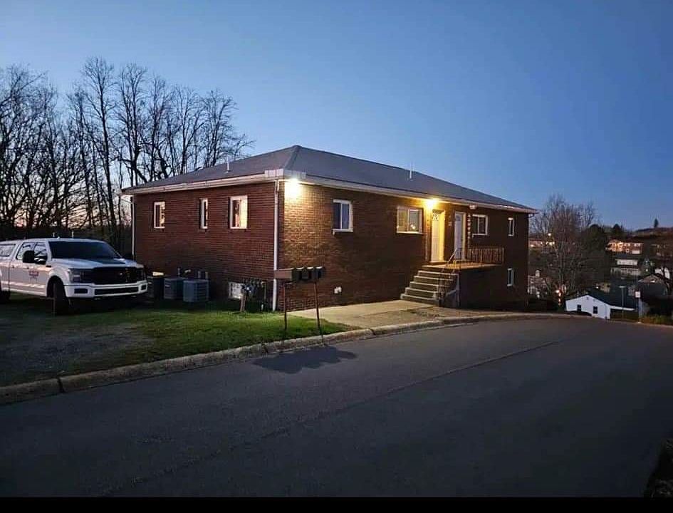 1st image of 137 Webster Ave #1