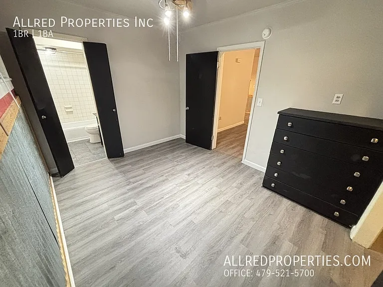 621 N Leverett Ave #2 — Photo 8