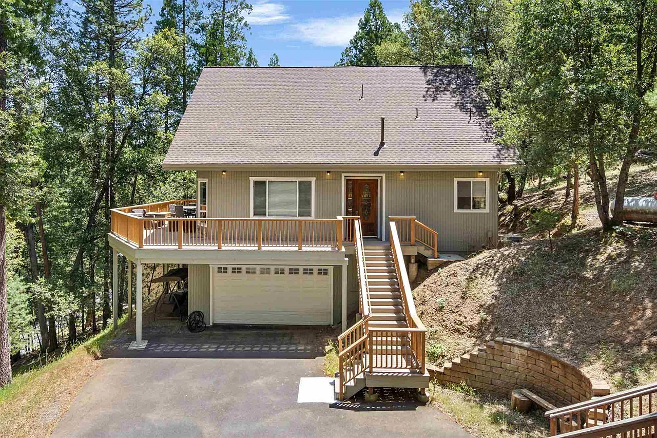 20019 Pine Mountain Dr photo 1