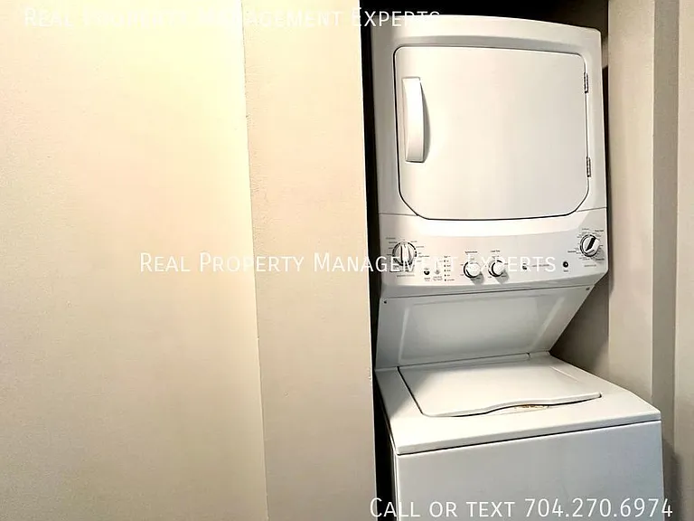 414 W 8th St — Photo 14