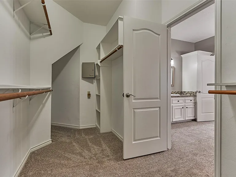 13707 Fountainview Dr — Photo 30